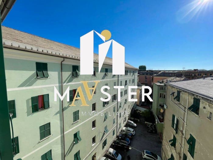 Appartamento quadrilocale in vendita in Via Chiaravagna, Sestri Ponente, Genova
