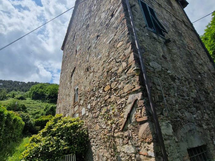 Casa con 6 locali in vendita in Strada Comunale Generale Carlo Alberto dalla Chies, Massa Macinaia San Leonardo, Capannori