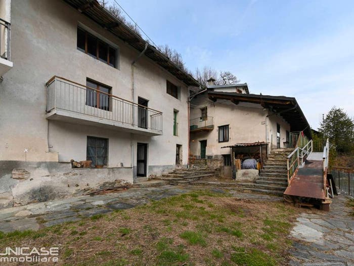 Casa quadrilocale in vendita in Via Maestra, Rorà