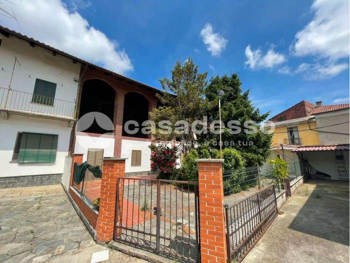 Appartamento trilocale in vendita in Corso Leone Giordano, Centro, Livorno Ferraris
