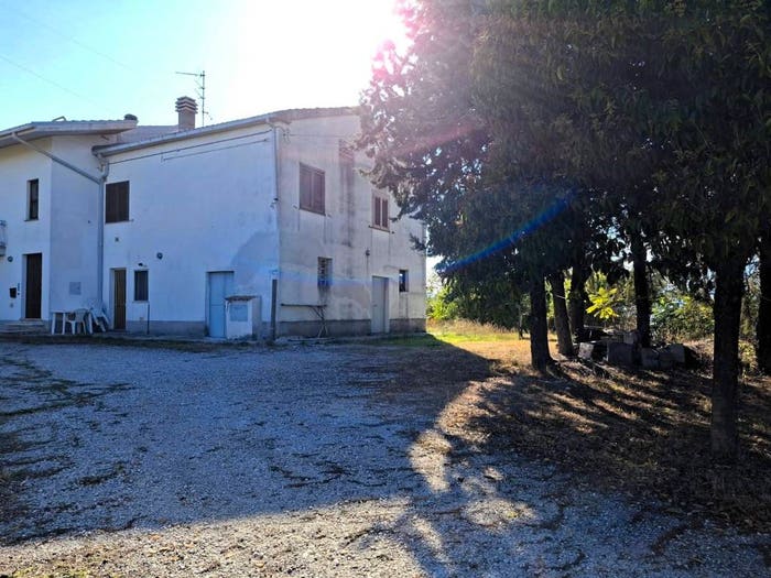 Casa trilocale in vendita in Strada Comunale Rapino Teramo, Teramo