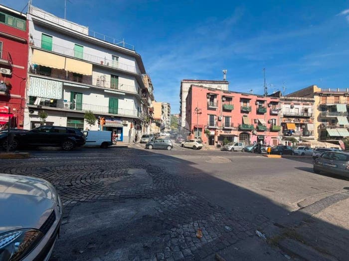 Appartamento trilocale in vendita in Via Alcide Cervi, Capodichino, Napoli
