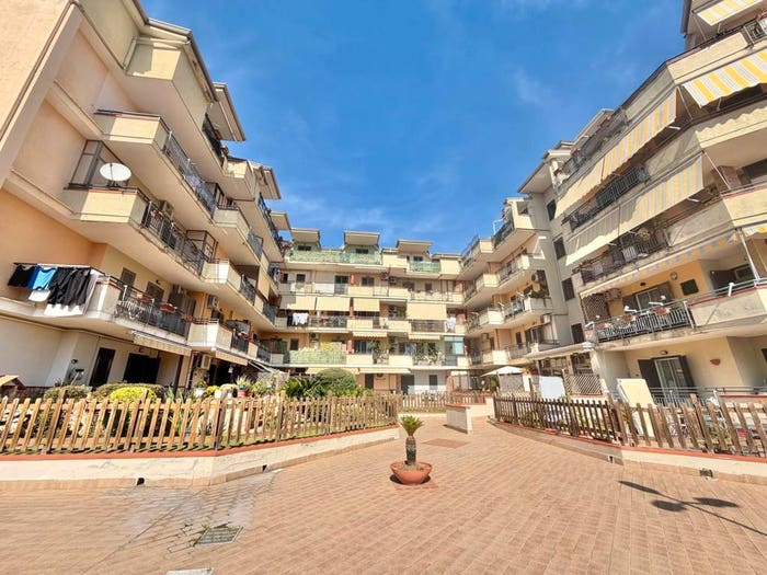 Appartamento trilocale in vendita in Via Piave, Acerra