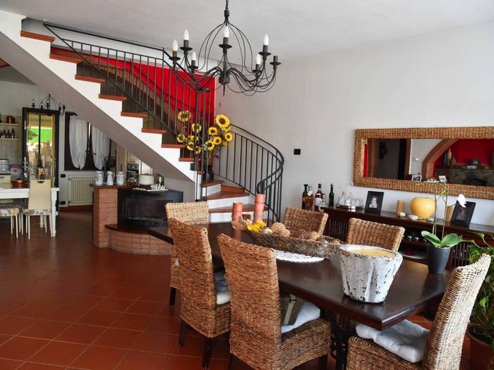 Casa con 5 locali in vendita in Traversetolo