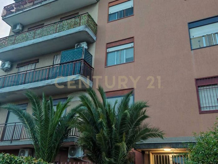 Appartamento quadrilocale in vendita in Via Francesco Zangri, Barriera Leucatia, Catania