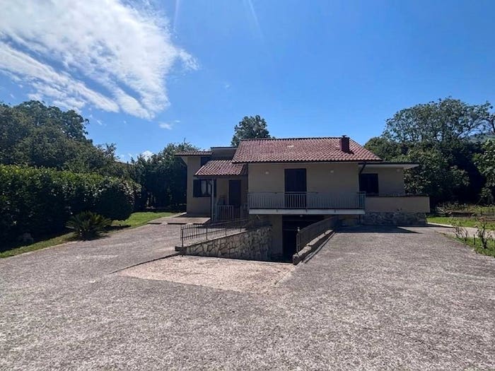 Casa quadrilocale in vendita in Via Molinelle, Monteforte Irpino