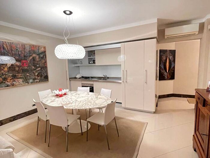 Appartamento trilocale in vendita in Centro, Bordighera