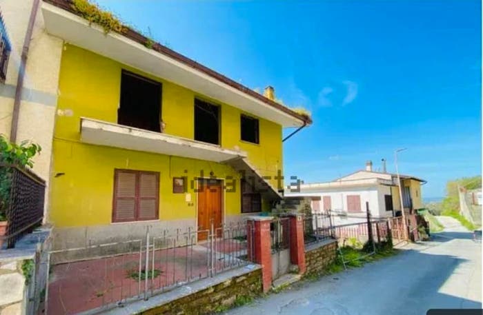 Casa quadrilocale in vendita in Via della Croce, Centro, Montelibretti