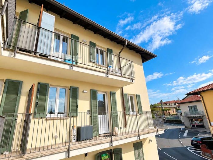 Appartamento trilocale in vendita in Via Daniele Marelli, Cucciago