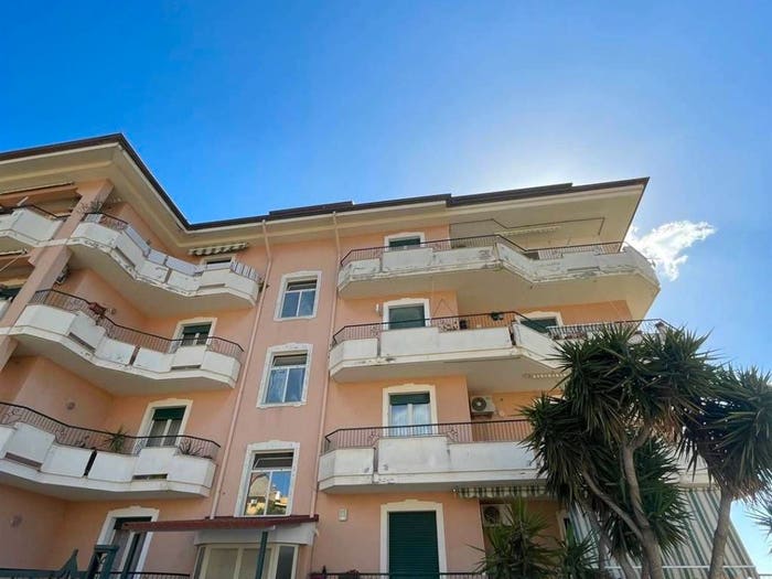 Appartamento con 6 locali in vendita in Campobello di Licata