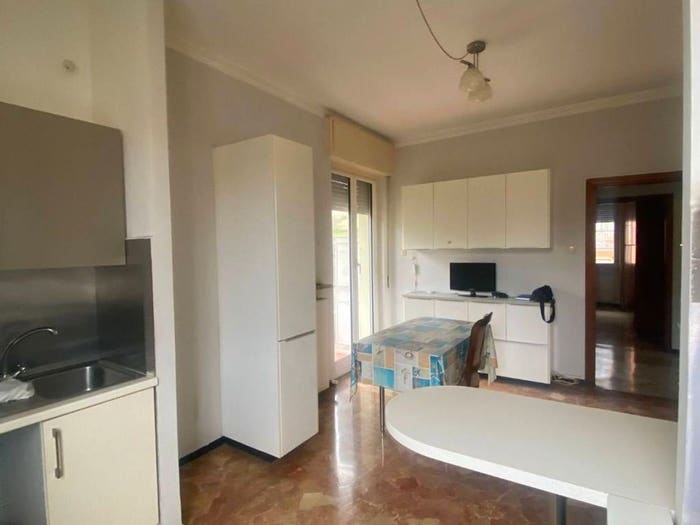 Appartamento quadrilocale in vendita in Via dell'Alloro, Sestri Ponente, Genova