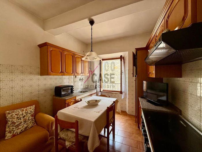 Appartamento trilocale in vendita in Via Sant'Angelo, Abbadia San Salvatore
