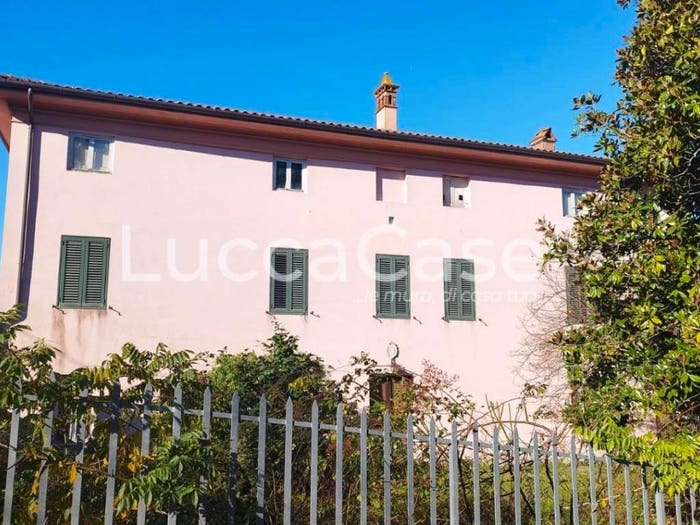 Casa con 6 locali in vendita in Massa Macinaia San Leonardo, Capannori