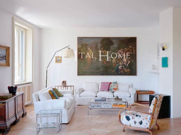 Appartamento trilocale in vendita in Via Giuseppe Parini, Porta Nuova, Milano