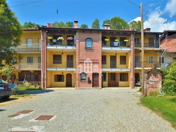 Appartamento monolocale in vendita in Frazione preparetto, Castellamonte
