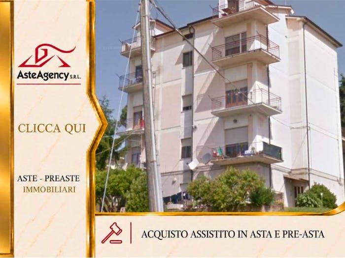 Appartamento con 5 locali in vendita in Contrada Santa Petronilla, Centro, Fermo