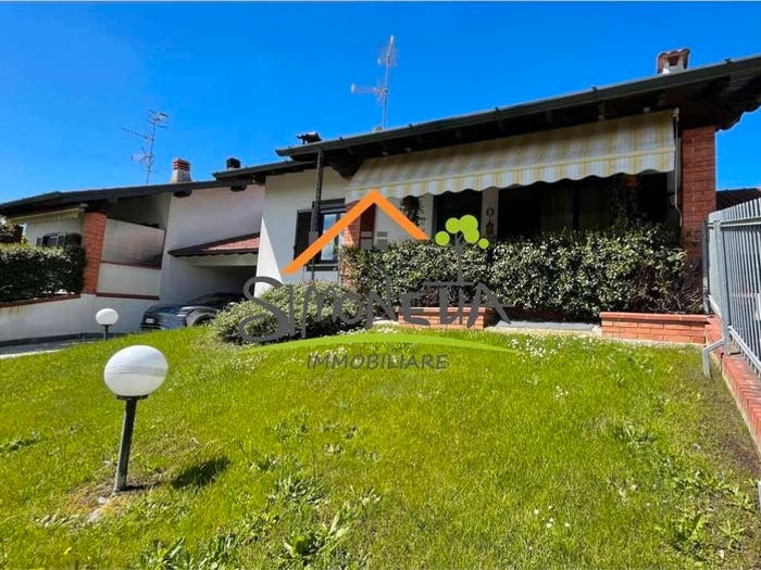 Casa trilocale in vendita in Via Alzate, Centro, Oleggio