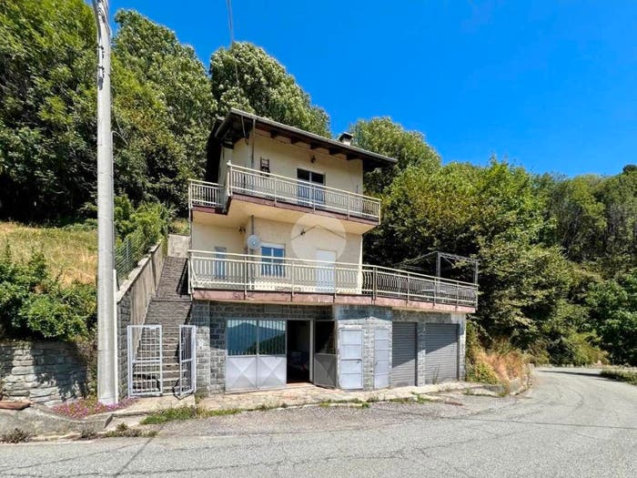 Casa con 6 locali in vendita in Strada Passo della Croce, Monastero di Lanzo