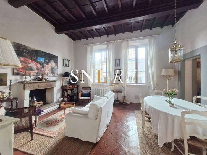 Appartamento quadrilocale in vendita in Piazza Santo Spirito, Santo Spirito, Firenze