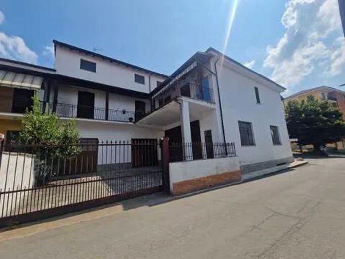 Casa con 6 locali in vendita in Via Giuseppe Giusti, Centro, Acqui Terme