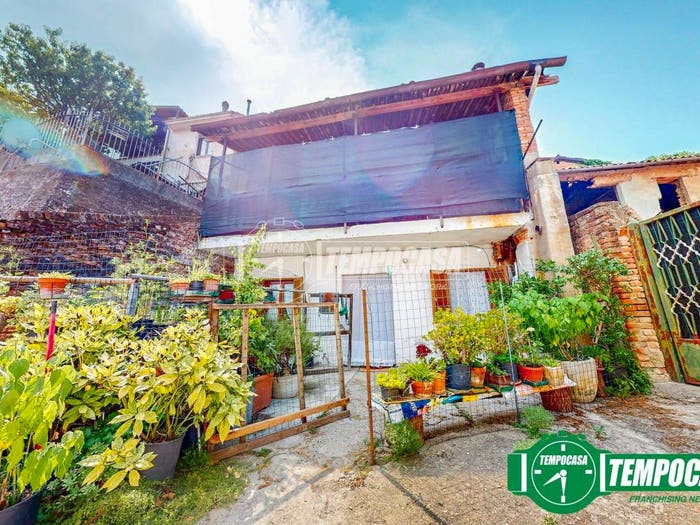 Casa con 5 locali in vendita in Via Cesare Battisti, Montecastello