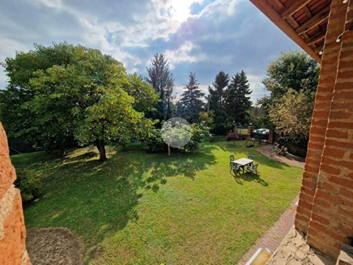 Casa con 6 locali in vendita in Via Aris, Monale