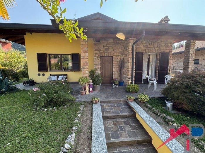 Casa con 6 locali in vendita in Cisano Bergamasco