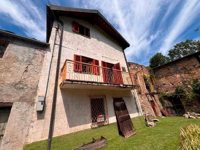Casa con 6 locali in vendita in Borgata Villar Snc, Macra