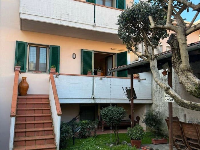 Casa con 6 locali in vendita in Via Italia, Centro, Poggio a Caiano