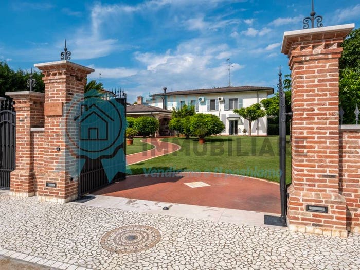 Casa con 6 locali in vendita in Via Zanetta, Centro, Gonzaga
