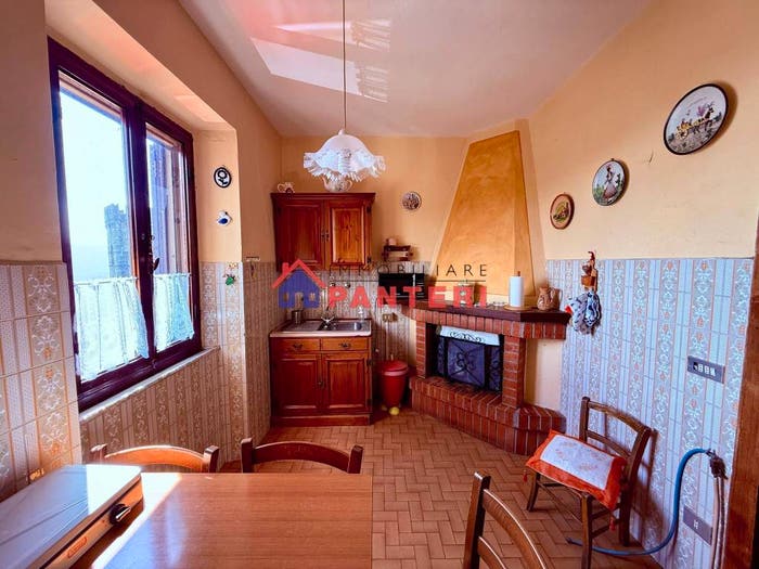 Casa con 5 locali in vendita in Via delle Mura, Castelli Pescia Nord, Pescia