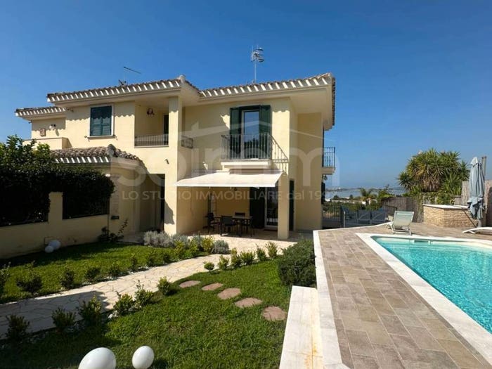 Casa con 6 locali in vendita in via augustis, Margine Rosso Sant'Anastasia, Quartu Sant'Elena