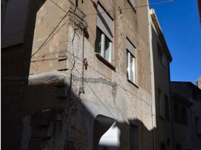Casa con 5 locali in vendita in Via Carmelo Floris, Oliena