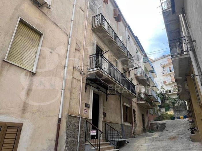 Casa con 5 locali in vendita in via bari, Mirto, Crosia