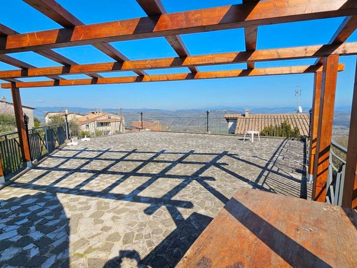 Casa con 6 locali in vendita in Via Regina Elena, Bassano in Teverina