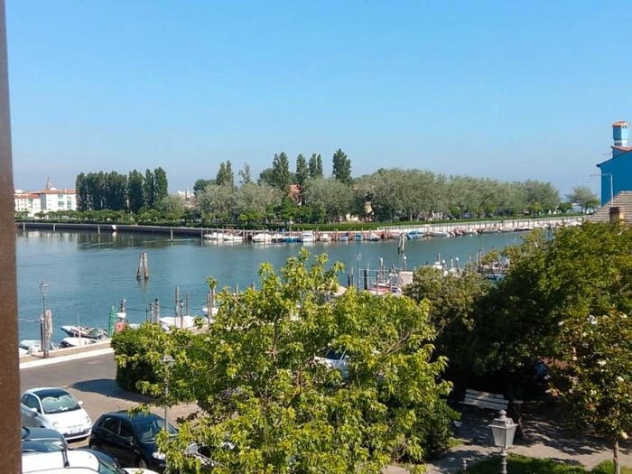 Appartamento trilocale in vendita in Fondamenta Lungolaguna, Sottomarina, Chioggia