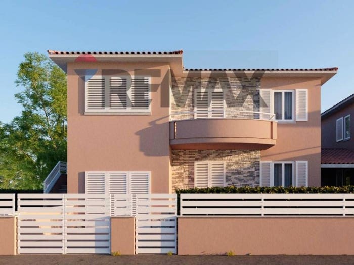 Casa con 5 locali in vendita in Cecina Centro, Cecina