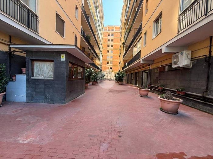 Appartamento con 5 locali in vendita in Via luigi pirandello, Fuorigrotta, Napoli