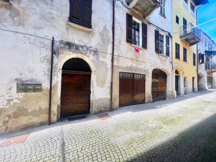 Appartamento con 6 locali in vendita in Via Principe Amedeo, Centro, Farigliano