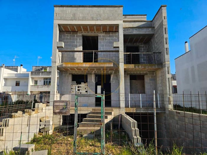 Casa con 5 locali in vendita in Via Don Luigi Sturzo, Castri di Lecce