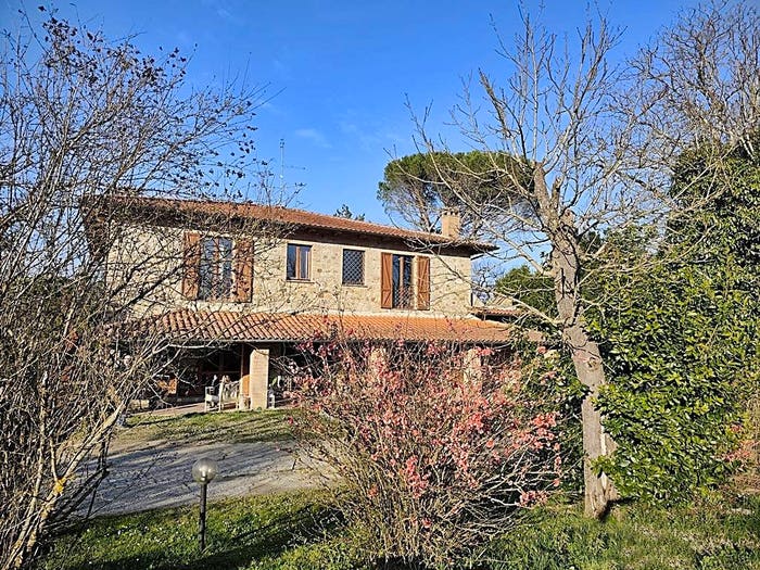 Casa con 6 locali in vendita in Fabro