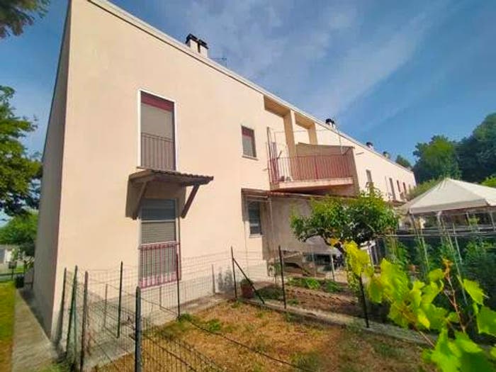 Appartamento quadrilocale in vendita in Piazza Giuseppe Di Vittorio, Centro, Morano sul Po