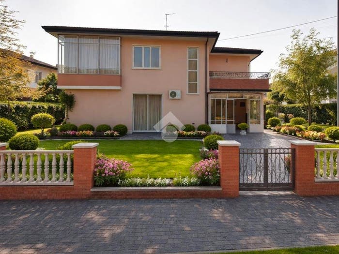 Casa con 6 locali in vendita in Via matteotti, Centro, Tribano