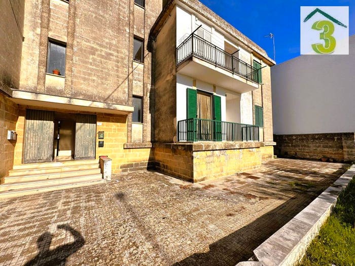 Appartamento con 6 locali in vendita in Via Giacomo Matteotti, Castiglione, Andrano