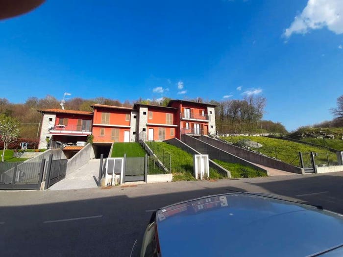 Casa con 5 locali in vendita in Via Ai Ronchi, Proserpio