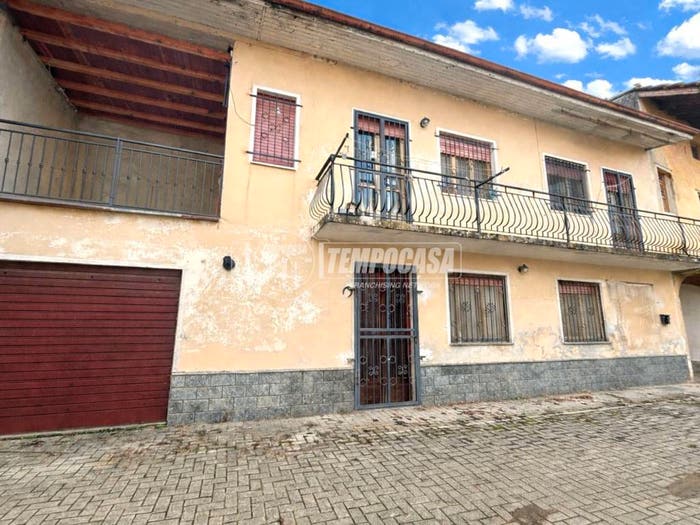 Casa quadrilocale in vendita in Via Vittorio Bottego, Centro, Alice Castello