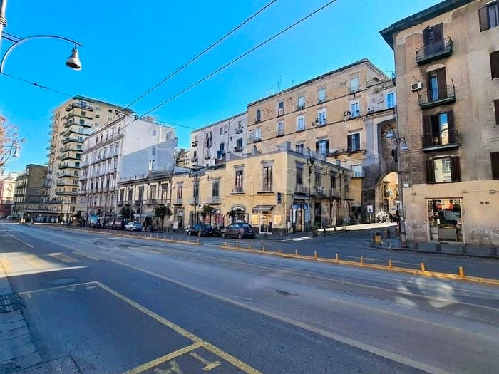 Appartamento monolocale in vendita in Via Luigi Settembrini, Tribunali, Napoli