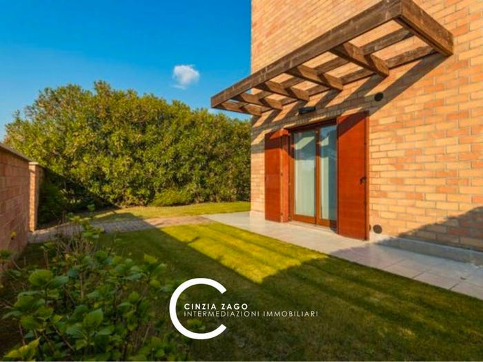 Casa quadrilocale in vendita in Via Peter Reichegger, Lido Centro Ovest, Jesolo