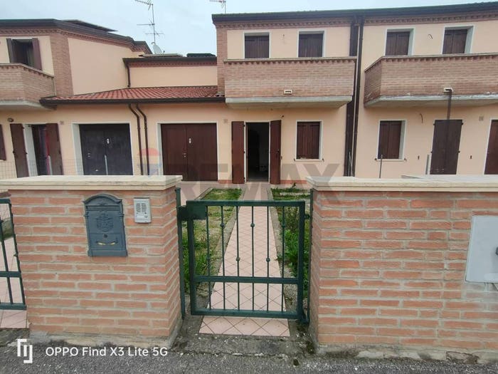 Casa quadrilocale in vendita in Via Caduti di Cefalonia, Copparo