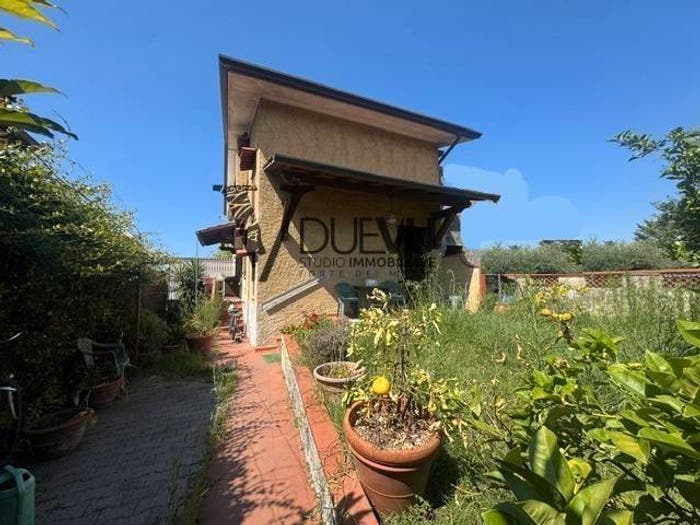 Casa con 5 locali in vendita in Via Olmi, Vaiana, Forte dei Marmi